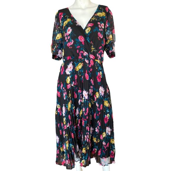 ALI & JAY Dresses & Skirts - Ali & Jay Floral Angels Flight Pleated Surplice Dress X-Large